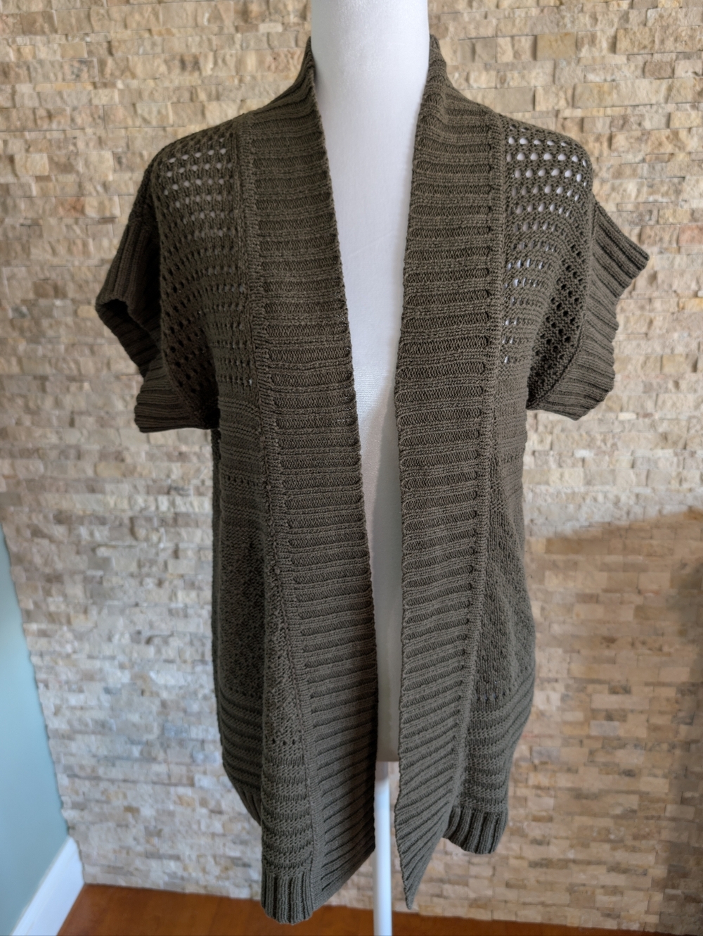 Women's Size S Olive Green Short Sleeve Open Knit Drapey Front Cardigan Nature